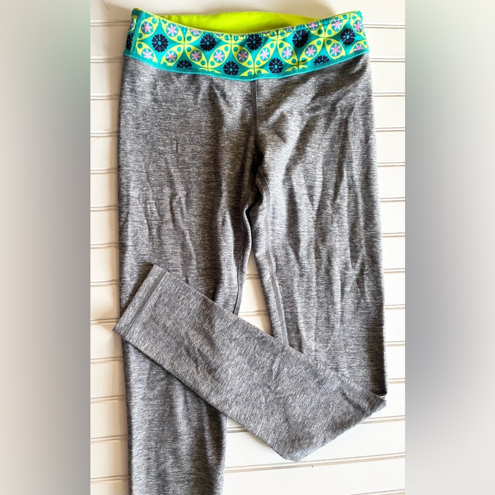 IVIVVA by LULULEMON girls leggings